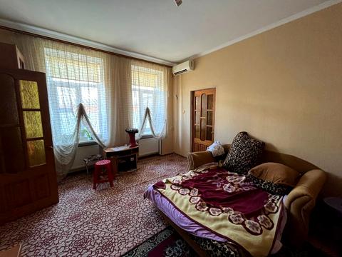 квартира за адресою Олександра Кутузакія вул. (Ленінградська), 42