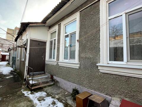 квартира за адресою Олександра Кутузакія вул. (Ленінградська), 42