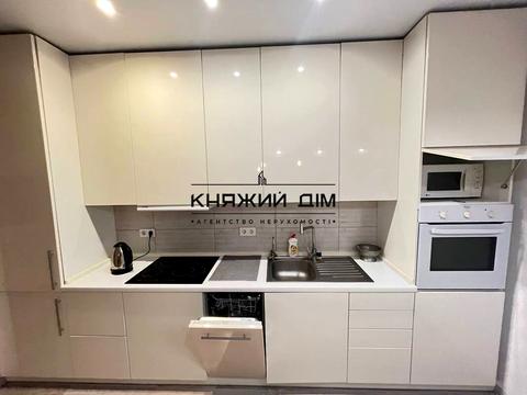 квартира за адресою Київ, Драгоманова вул., 40-З