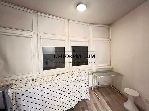 квартира за адресою Київ, Драгоманова вул., 40-З