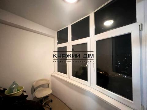 квартира за адресою Київ, Драгоманова вул., 40-З