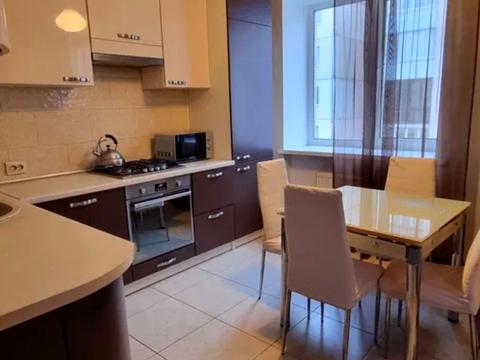 квартира за адресою В'ячеслава Чорновола вул. (), 22