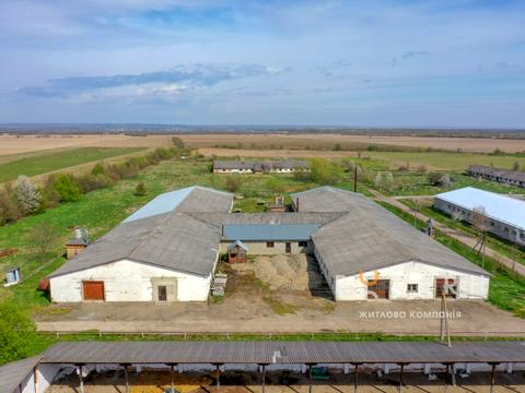 комерційна за адресою Українська, 15