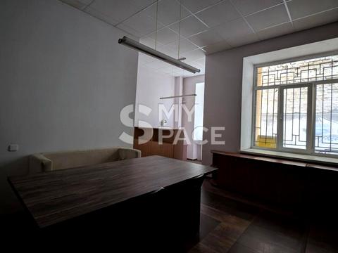 коммерческая по адресу Антоновича, 24