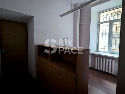 коммерческая по адресу Антоновича, 24