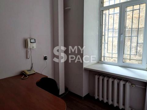 коммерческая по адресу Антоновича, 24