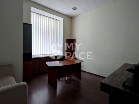 коммерческая по адресу Антоновича, 24