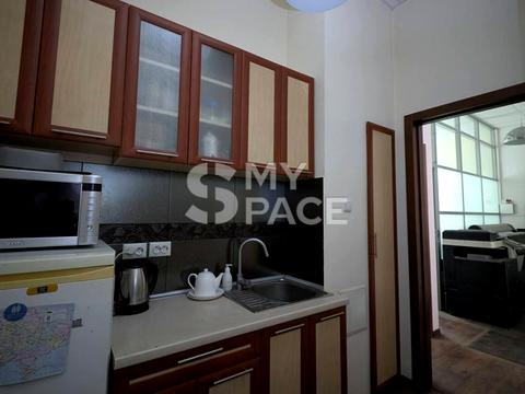 коммерческая по адресу Антоновича, 24