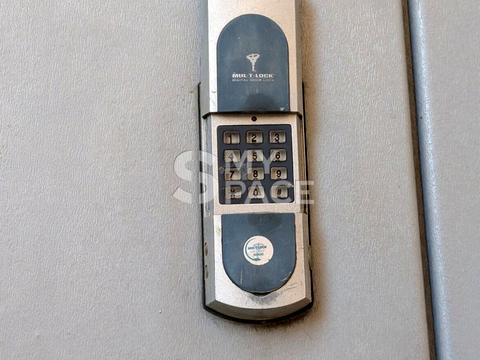 коммерческая по адресу Антоновича, 24