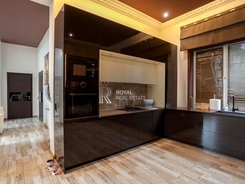 будинок за адресою с. Нові Безрадичі, Садова, 1