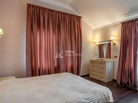 будинок за адресою с. Нові Безрадичі, Садова, 1