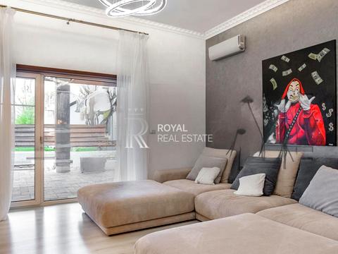 будинок за адресою с. Нові Безрадичі, Садова, 1