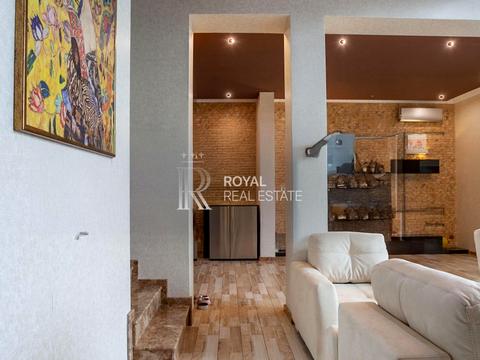 будинок за адресою с. Нові Безрадичі, Садова, 1