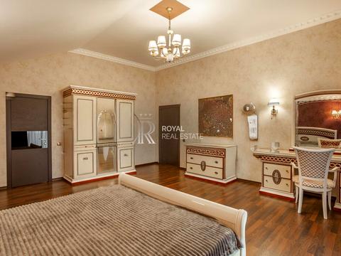 будинок за адресою с. Нові Безрадичі, Садова, 1