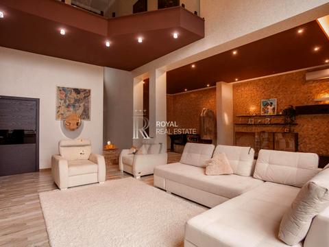 будинок за адресою с. Нові Безрадичі, Садова, 1