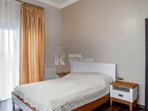 будинок за адресою с. Нові Безрадичі, Садова, 1