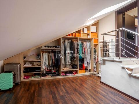 будинок за адресою с. Нові Безрадичі, Садова, 1