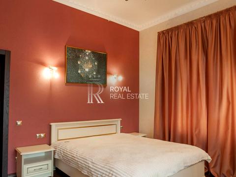 будинок за адресою с. Нові Безрадичі, Садова, 1