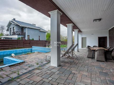 будинок за адресою с. Нові Безрадичі, Садова, 1