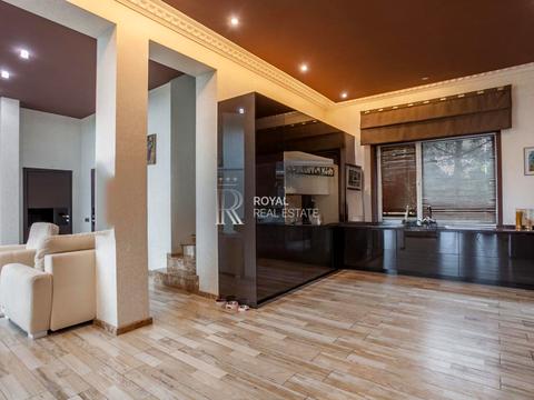 будинок за адресою с. Нові Безрадичі, Садова, 1