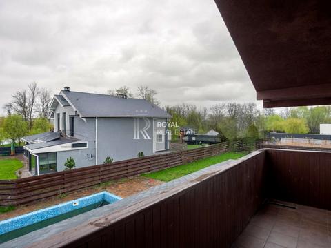 будинок за адресою с. Нові Безрадичі, Садова, 1