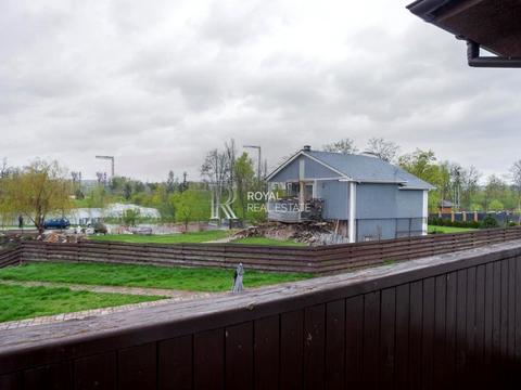 будинок за адресою с. Нові Безрадичі, Садова, 1