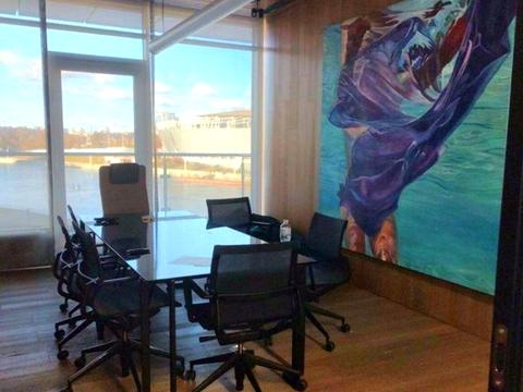 комерційна за адресою Дніпровська набережна вул., 14