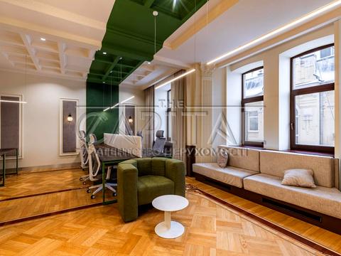 комерційна за адресою Антоновича вул. (Горького), 9