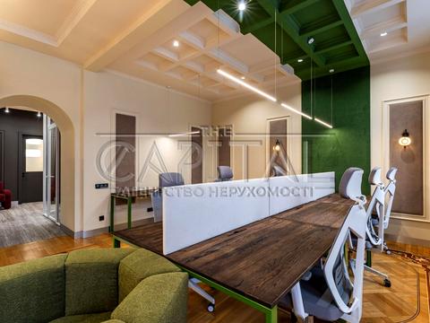 комерційна за адресою Антоновича вул. (Горького), 9