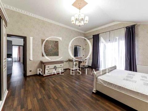 будинок за адресою с. Нові Безрадичі, Жовтнева вул.