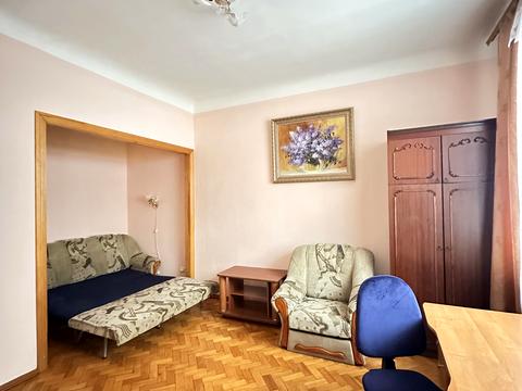 квартира за адресою Алли Горської пров. (Чеслава Бєлінського), 10