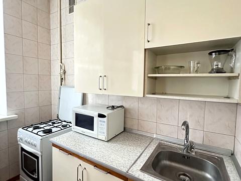 квартира за адресою Алли Горської пров. (Чеслава Бєлінського), 10