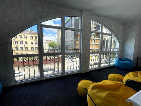 комерційна за адресою Київ, Антоновича вул. (Горького), 72