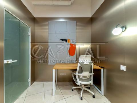 комерційна за адресою Київ, Буслівська вул., 12