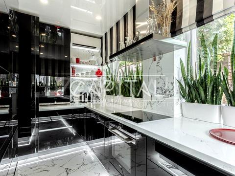 будинок за адресою Миколи Миклухи-Маклая вул. (Дежнєва), 1