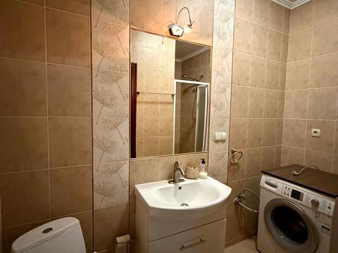 будинок за адресою Івасюка, 28