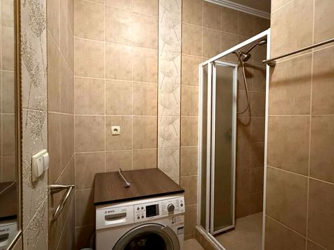 будинок за адресою Івасюка, 28