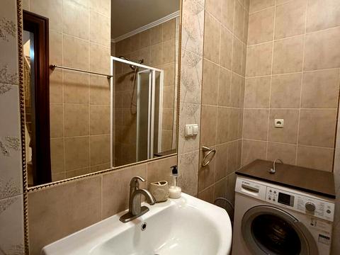 будинок за адресою Івасюка, 28