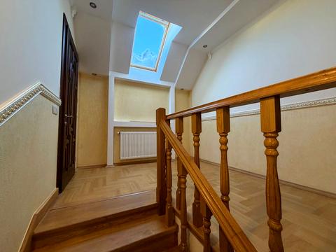 будинок за адресою Івасюка, 28