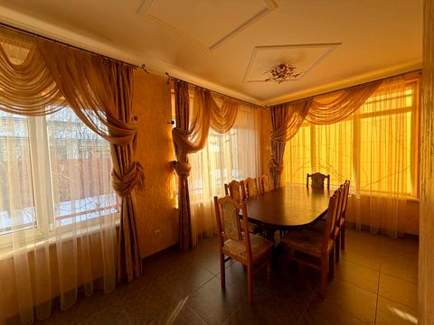 будинок за адресою Івасюка, 28