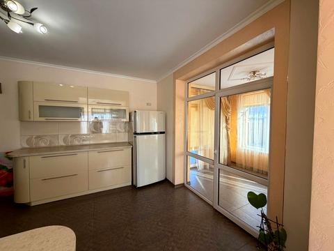 будинок за адресою Івасюка, 28