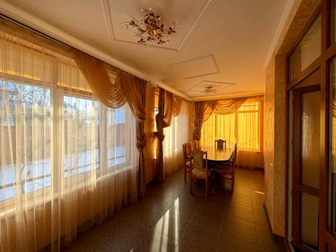 будинок за адресою Івасюка, 28