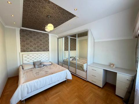 будинок за адресою Івасюка, 28