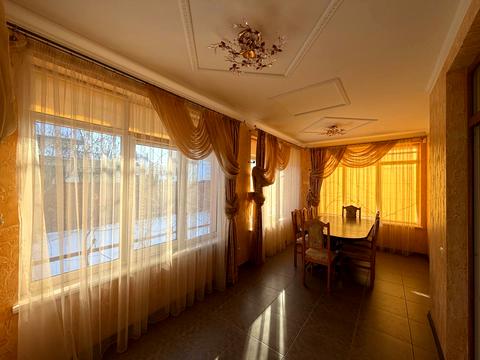 будинок за адресою Івасюка, 28