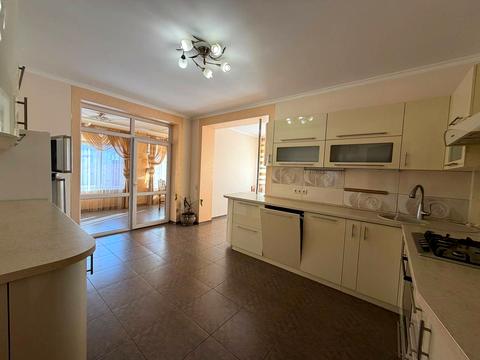 будинок за адресою Івасюка, 28