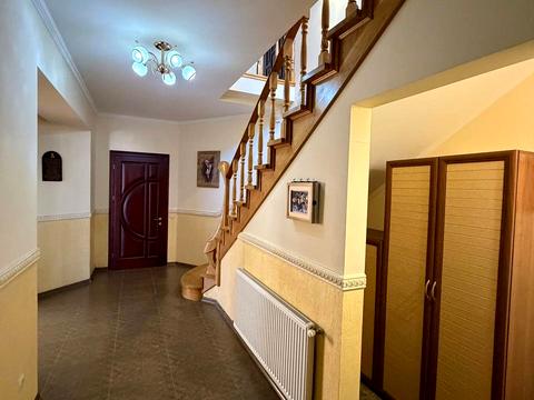 будинок за адресою Івасюка, 28