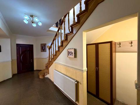 будинок за адресою Івасюка, 28