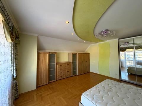 будинок за адресою Івасюка, 28