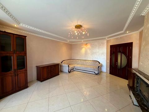 будинок за адресою Івасюка, 28