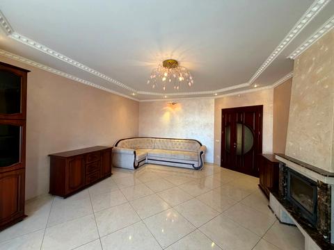 будинок за адресою Івасюка, 28